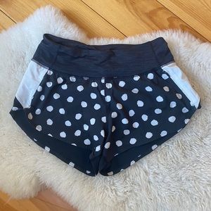 Outdoor Voices Hudson 2.5” short